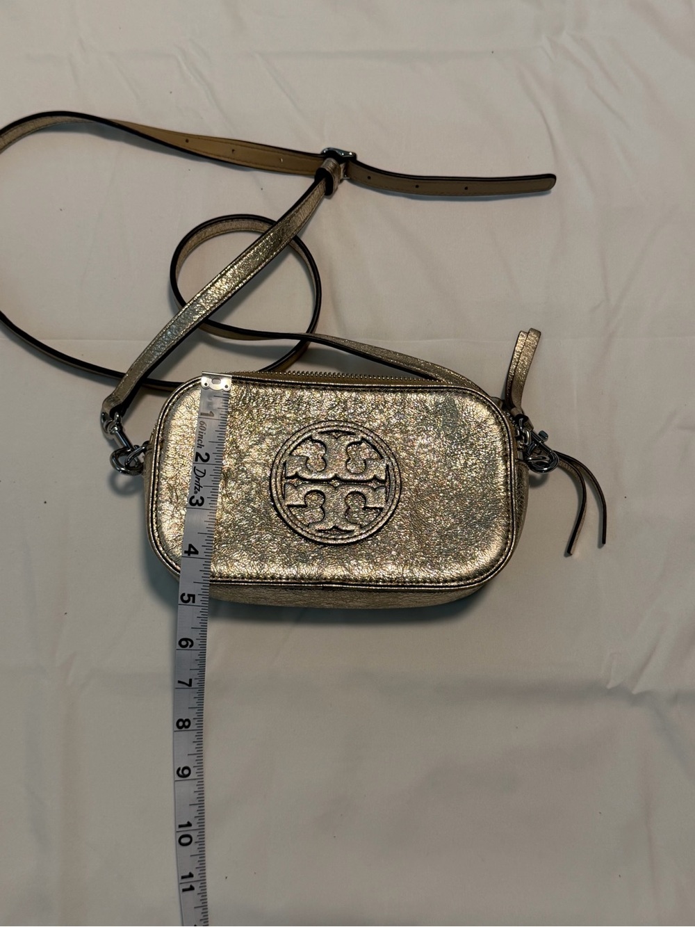Tory Burch Metallic Silver Logo Crossbody Pouch - Picture 9 of 10